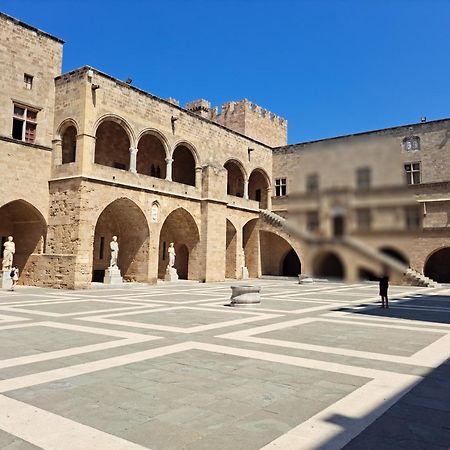 The Retreat In The Heart Of Old Town Rhodes Villa Rhodes City ภายนอก รูปภาพ